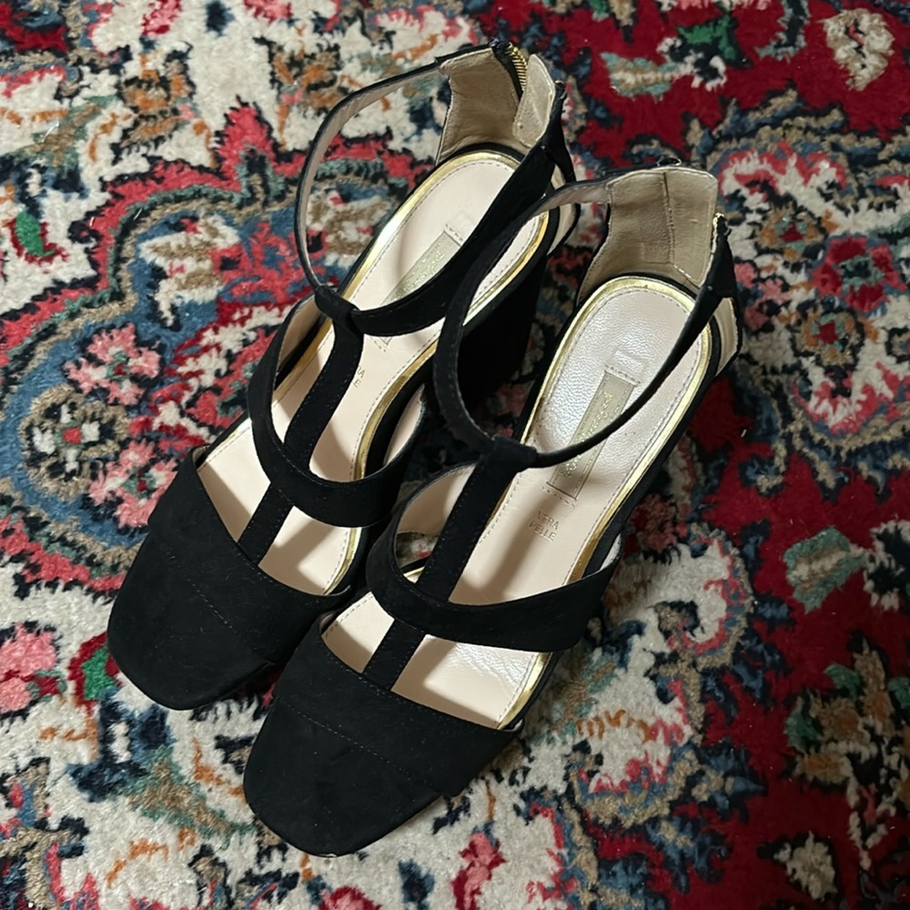 Prima Donna Collection Block Heeled Sandal - Picture 1 of 5